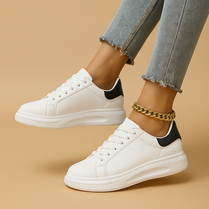 Nora Leren Sneakers – Verfijnd in eenvoud en comfort